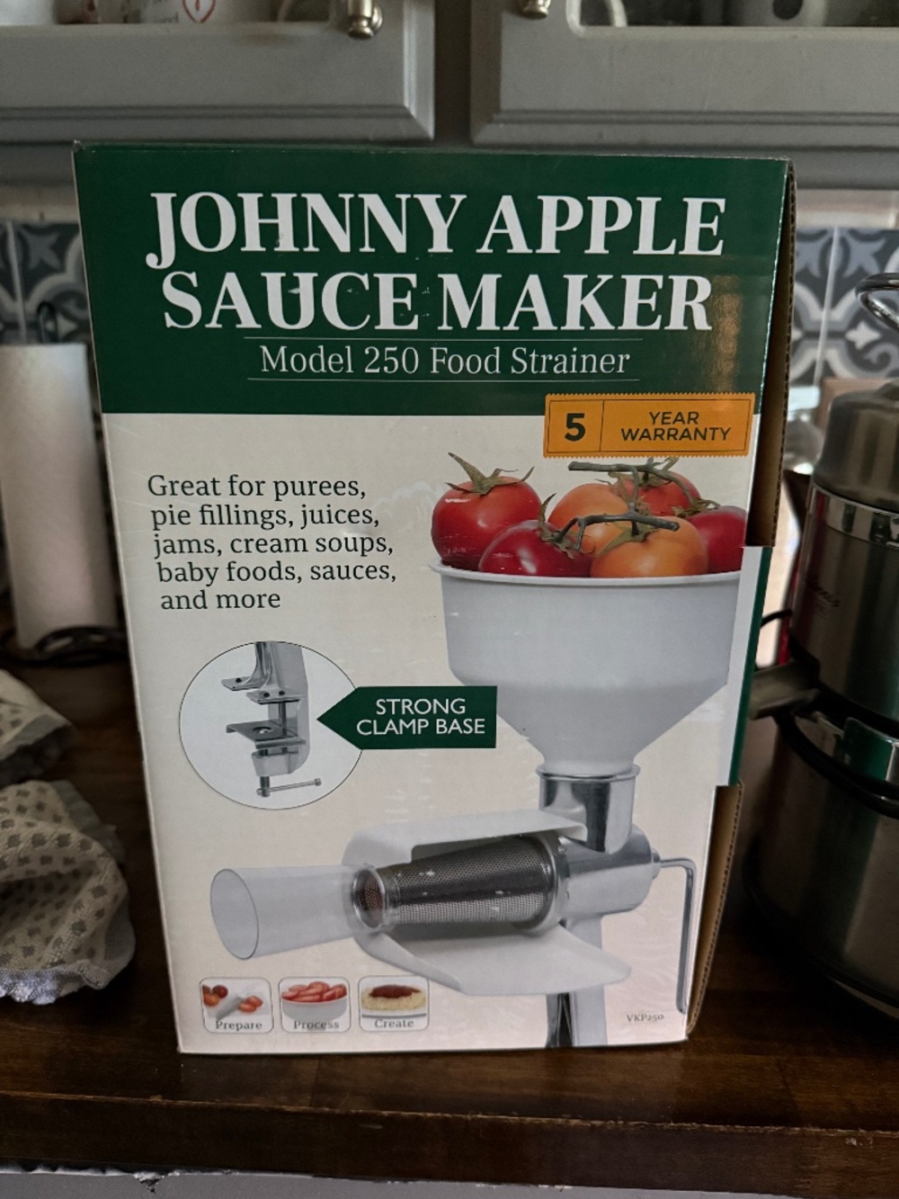 Johnny Applesauce Maker